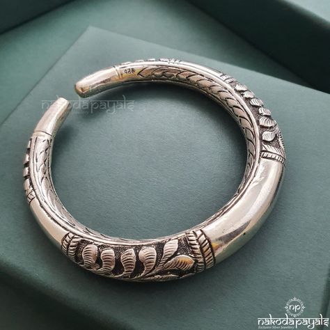 Bangles / Kadas – Page 19 – Nakoda Payals Nakoda Payals, Mens Silver Bangle, Trendy Silver Jewelry, Antique Silver Jewelry, Silver Ring Designs, Silver Jewellery Indian, Mens Gold Rings, Mens Bracelet Silver, Gold Chains For Men