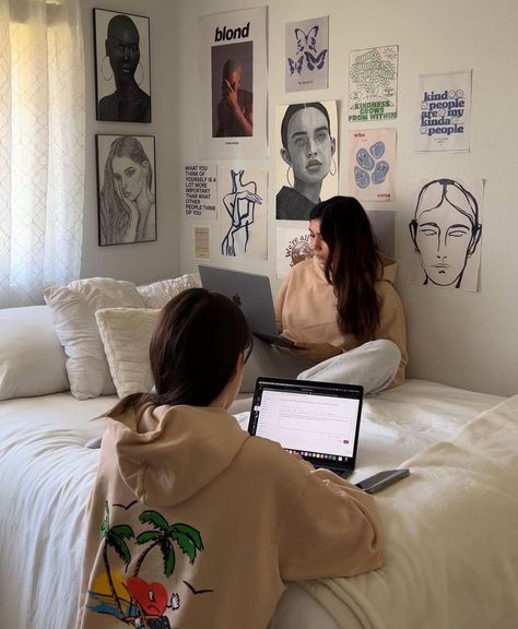 @alexaesco on instagram Aesthetic Anime Studying, Aesthetic Wallpaper Studying, Cartoon Studying, Studying Aesthetic Wallpaper, Studying Aesthetic Dark, Studying Cartoon, Studying Abroad Aesthetic, Couple Studying, Study In China