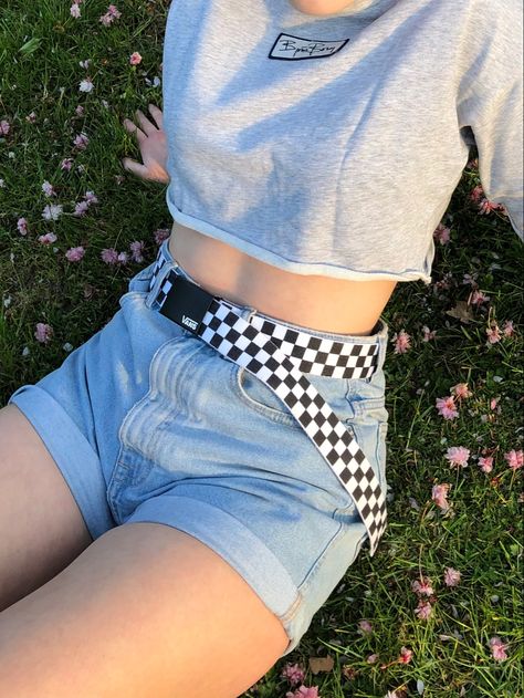 Outfit summer spring blossom short jeans sweater vans belt checkered cute aesthetic bjornborg Checkered Belt Outfit, Overalls Shorts Outfit, Vans Belt, Checkered Belt, Belt Outfit, Outfit For Spring, Vans Checkered, Style Mood Board, Spring Blossom