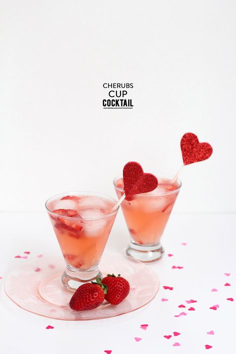 Cherubs Cup Cocktail - Valentine's Day Drink Recipe Valentine Cocktails, Day Cocktails, Pretty Cocktails, Gin Cocktail, Valentine's Day Recipes, Pink Drinks, Fun Cocktails, Party Drinks, Mocktails