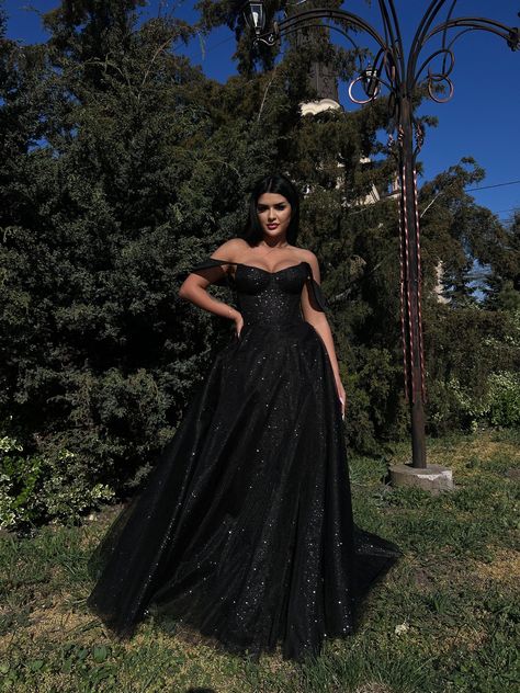 Curvy Bride Black Dress, Black Wedding Dress Glitter, Black Wedding Dresses Gothic Fairy, Black Wedding After Party Dress, Black Wedding Dress Princess, Sparkly Black Wedding Dress, Black Sparkle Wedding Dress, Black Glitter Wedding Dress, Black Sparkly Wedding Dress