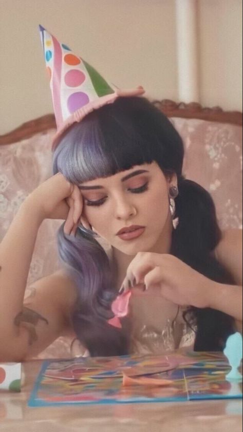 Melanie Martinez Wallpaper Laptop, Melanie Aesthetic, Melanie Martinez Drawings, Melanie Martinez Photography, Party Photoshoot, Pity Party, Tv Girls, Foto Ideas Instagram, Fav Celebs