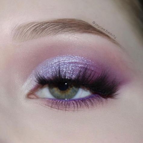 Purple Cut Crease Eyeshadow, Purple Cut Crease, Purple Makeup Looks, Revolution Eyeshadow, Purple Eye Makeup, Pink Eye, Purple Makeup, Makeup Brush Set Professional, Makeup Guide