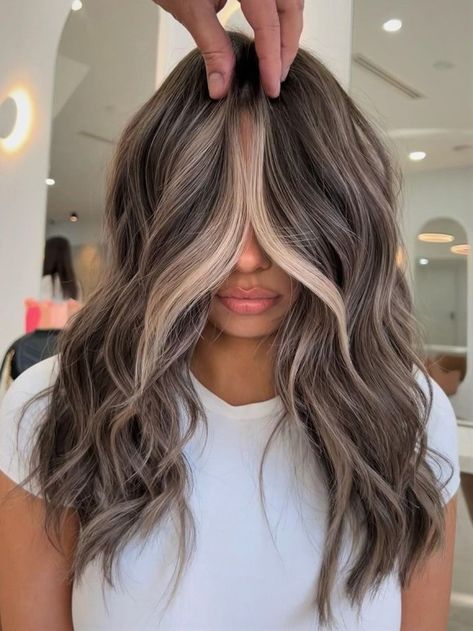 Ash Blonde Hair Balayage, Money Piece Hair, Rambut Brunette, Brown Hair Inspo, Brunette Hair With Highlights, Money Piece, Trend Ideas, Balayage Hair Dark, Brunette Balayage Hair