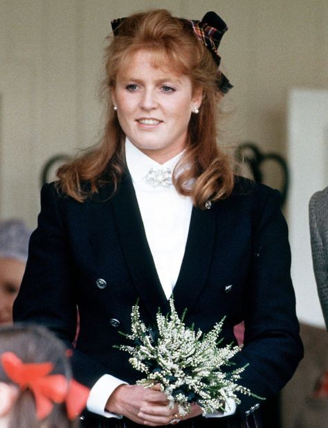 Tumblr, Royal Line Of Succession, Sarah Duchess Of York, Virtual Meeting, Line Of Succession, Meghan Markle Prince Harry, Sarah Ferguson, Princess Elizabeth, Bow Brooch