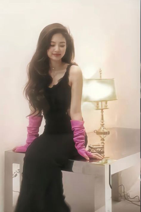 Jennie Kim Blackpink, Black Pink Instagram, Black Pink Kpop, Blackpink Fashion, Blackpink Jennie, Korean Girl, Just In Case, Fashion Inspo Outfits, بلاك بينك