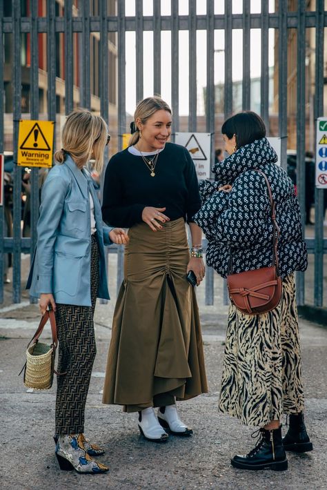 London Fashion Week Day 4 | London Fashion Week Street Style Fall 2019 | POPSUGAR Fashion Photo 22 Lucy Williams Style, Lucy Williams, London Fashion Week Street Style, Fabulous Style, Popsugar Fashion, Looks Street Style, Autumn Street Style, Street Style Inspiration, Carrie Bradshaw