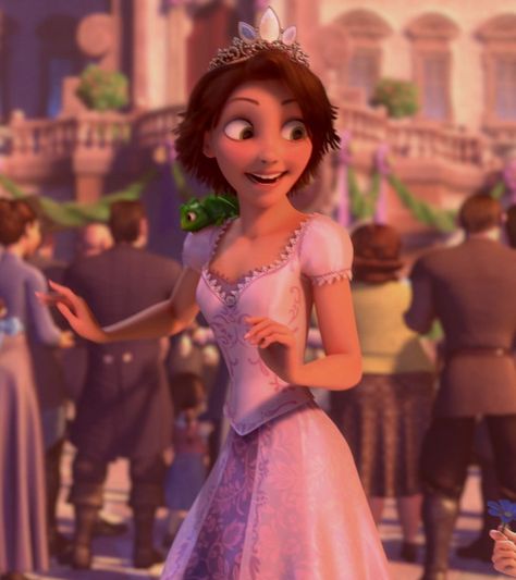 Who knew they had a Jessica McClintock in Pixar Bavaria? | A Definitive Ranking Of 72 Disney Princess Outfits Flynn Rider, Disney Princess Bridesmaids, Rapunzel Short Hair, Rapunzel Cosplay, Rapunzel Disney, Rapunzel Costume, Rapunzel And Flynn, Disney Princess Outfits, Rapunzel And Eugene