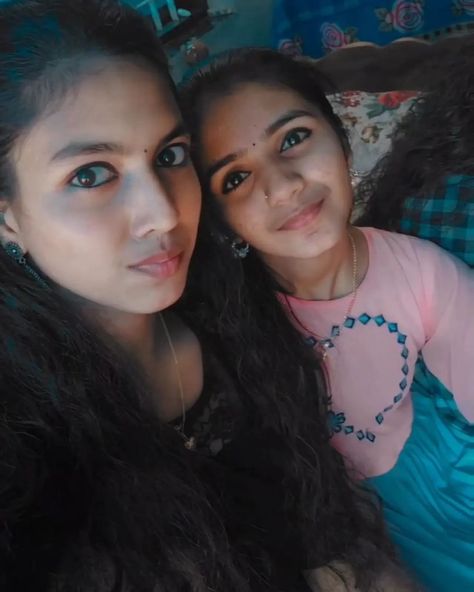 Arya on Instagram: “𝓌𝒾𝓉𝒽 @v_e_d_y_a__a 😻 #eid #eidmubarak #virałpost #viral #friendshipgoals💕 #friendship #friendsforever #funtimes #instagram #kerala…” Tamil Ponnu, Adobe Photo, Tamil Girls, Friendship Goals, Beautiful Smile Women, Viral Post, Friends Forever, Kerala, T Shirts For Women