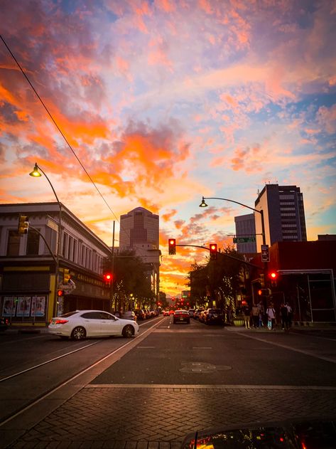 cars on road photo – Free Road Image on Unsplash Downtown Arizona, Moving To Arizona, Downtown Tucson, Arizona Aesthetic, Arizona Living, Sonora Desert, Arizona City, Long Weekend Trips, Staycation Ideas