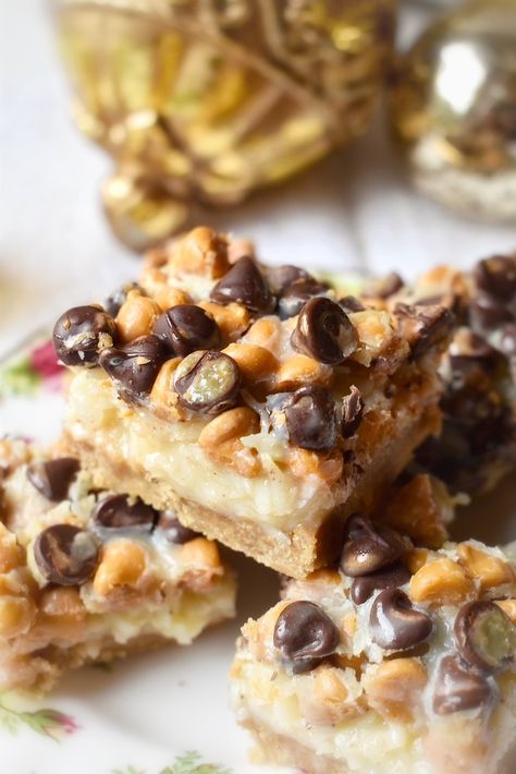 Upgraded Magic Cookie Bars ⋆ Cottage Kitchen ⋆ SomeTyme Place Pie, Magic Bars Recipe, Magic Cookie Bar Recipe, Magic Cookie Bars, Magic Bars, Shortbread Bars, White Pizza, Favorite Cookie Recipe, Recipes Christmas