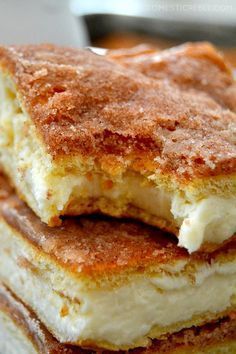 These crispy, creamy Sopapilla Cheesecake Bars are the BEST and EASIEST recipe! This foolproof recipe is so simple to make and tastes amazing.....omg this stuff is so so good!! Capirotada Recipe, Cheesecake Christmas, Sopapilla Cheesecake Bars, Sopapilla Cheesecake, Easiest Recipes, Fool Proof Recipes, Cheesecake Bars, Savoury Cake, Food Cakes