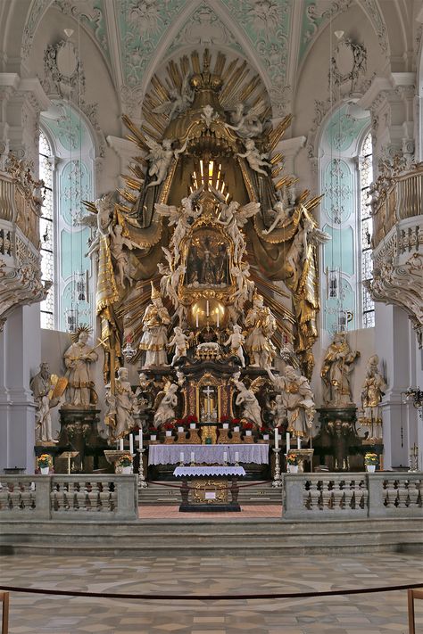 Cathedral Altar, Baroque Church, Church Altar, Altar Art, Pyramid, Church Aesthetic, Altar Design, Cathedral Architecture, Sacred Architecture