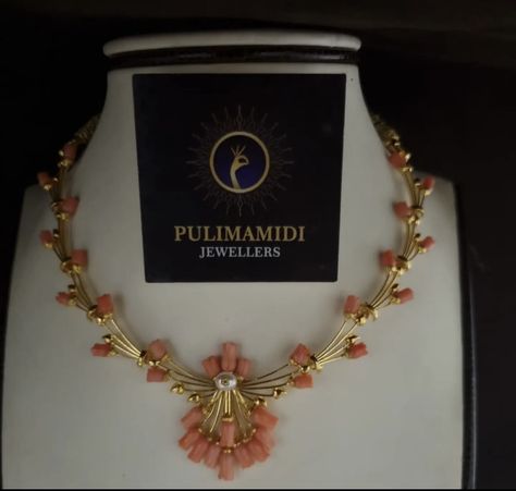 Pulimamidi Jewellers, Cheap Gold Jewelry, Antique Necklace Gold, Ruby Necklace Designs, Ruby Jewelry Necklaces, Coral Jewelry Set, Temple Jewelry Necklace, Antique Necklaces Design, Choker Necklace Designs