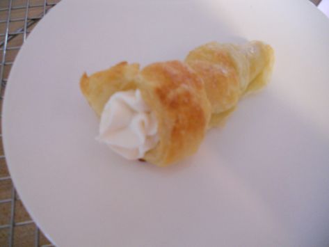 Cream Horn Filling, Cream Horn Molds, Cream Horn, Whipped Pumpkin, Puff Pastry Cream Puffs, Pepperidge Farm Puff Pastry, Funnel Cake Recipe, Kitchen Torch, Puff Pastry Filling