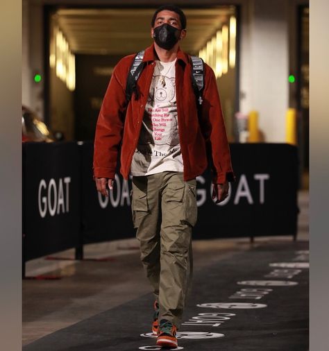 LeagueFits on Instagram: “look in the mirror.” Kyrie Irving Fits, Kyrie Irving Style, Kyrie Irving Outfits, Kyrie Irving Aesthetic, Nba Aesthetic, Thrift Ideas, Mens Outerwear Fashion, American Athletes, Kobe Bryant Black Mamba