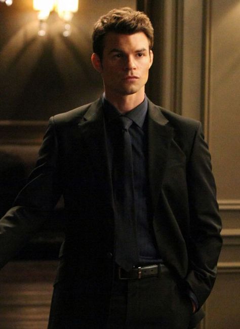 Daniel Gillies Elijah Vampire Diaries, Elijah The Originals, Nathaniel Buzolic, The Mikaelsons, Elijah Mikaelson, Teen Wolf Memes, Man In A Suit, Vampire Diaries Stefan, Vampire Diaries Guys