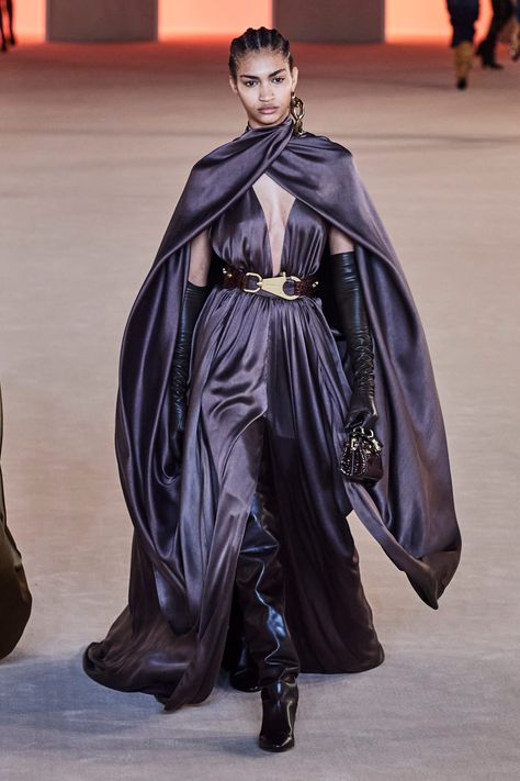 Olivier Rousteing Puts a High Fashion Spin on 'Star Wars' for Balmain’s Fall 2020 Collection - Fashionista Star Wars Fashion Gowns, Star Wars Gowns, Star Wars Style Fashion, Star Wars Aesthetic Outfit, Star Wars Inspired Fashion, Star Wars Style Inspired Outfits, Star Wars Outfits Aesthetic, Star Wars Fits, Star Wars Inspired Dress