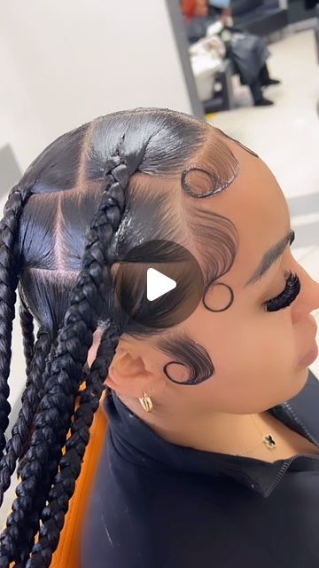 La Hairstylist☀️/ Braider🦋 on Instagram: "THESE HANDS THE SHIT 🤗
ASK ABOUT ME !! 🦋🦋🚨🚨
📍LA,CA 

#labraids #labraider #lahair #hairstylist #hair #knotlessbraids #braids #lahairstylist #explorepage✨" Labor Braids, Labor Delivery, About Me, Natural Hair, Hair Stylist, Labor, Natural Hair Styles, Braids, Hair Styles