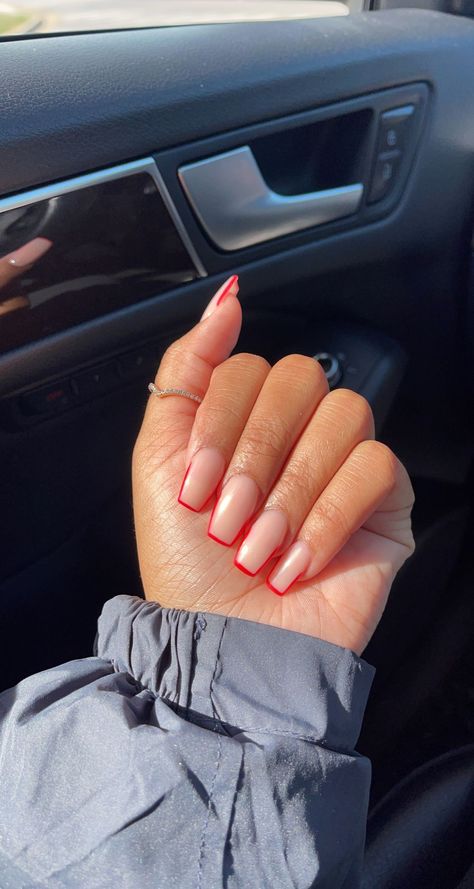 Red Outline Acrylic Nails, Red Outline Nails, Square Acrylic Nails Classy, Red Outlined Nails, Outlined Nails Square, Outline Nail Art, Outline Nails Design, Acrylic Nails Short Square, Outline Nails