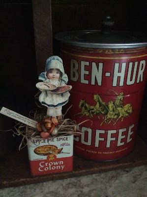 Fresh Vintage by Lisa S: Repurposed Spice Tins for Thanksgiving Spice Can Crafts, Vintage Spice Tins, Miss Baker, November Baby, Lisa S, Apple Pie Spice, Holiday Sewing, Spice Tins, Alphabet Blocks