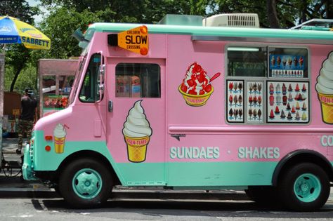 Ice Cream Truck Ice Cream Food Truck, Aesthetic Ice Cream, Foodtrucks Ideas, Vegan Food Truck, Ice Cream Car, Ice Cream Business, Ice Cream Stand, Ice Cream Man, Food Cart Design