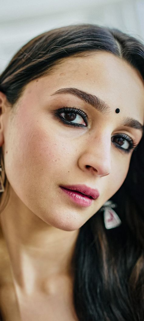 UHQ TWEETS on Twitter Face Close Up, Networking Infographic, Aliya Bhatt, Smriti Mandhana, Allu Arjun Hairstyle, Bollywood Images, Stylish Bike, Alia Bhatt Photoshoot, Close Up Faces