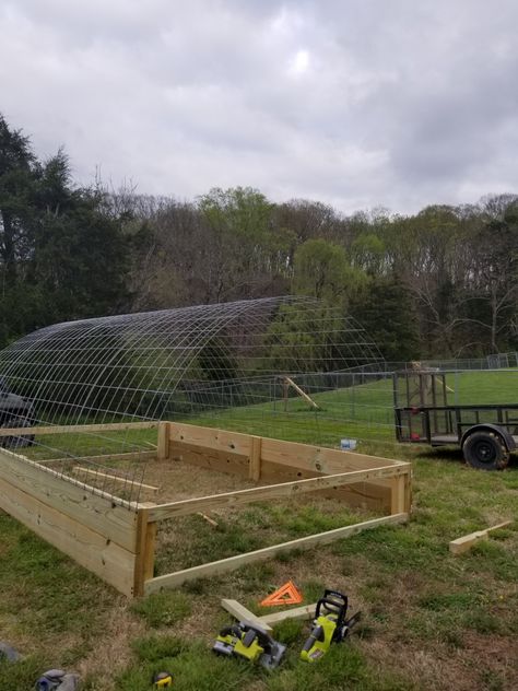 This took 2 days to complete and will be put to good use. Pallet Chicken House, Meat Chicken Tractor, Chicken House Plans, Diy Chicken Tractor, Reban Ayam, Cute Chicken Coops, Backyard Chicken Coop Plans, Chicken Pen, Chicken Tractors