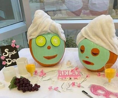 Spa Day Pumpkin, Spa Pumpkin Painting, Spa Pumpkin, Funny Pumpkin Faces, Pumpkin Idea, Creative Pumpkin Painting, Halloween Pumpkin Carving Stencils, Halloween Office, Pumpkin Decorating Contest