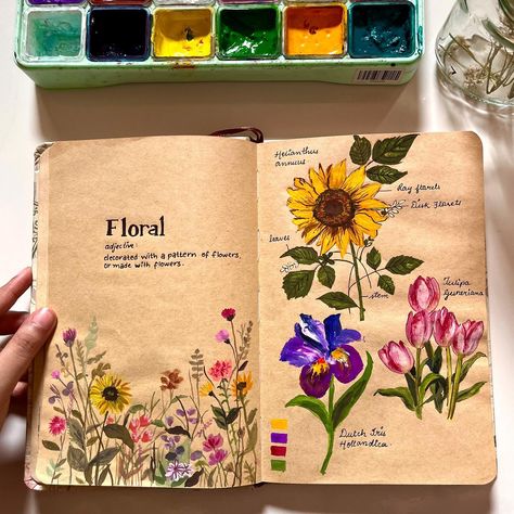 Painted Flowers Aesthetic, Painting On Different Things, Pretty Pictures To Paint, Botanical Flower Illustration, Colour Journal Ideas, Painting In Journal, Aesthetic Art Watercolor, Aesthetic Floral Painting, Flower Journaling