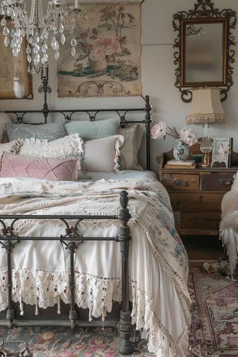 Boho Bed Aesthetic, Bedroom Styles Aesthetic, Maximalist Vintage Bedroom, Romantic Feminine Aesthetic, Vintage Guest Room Ideas, Victorian Themed Bedroom, Vintage Room Ideas Bedroom, Grandma Room Aesthetic, Vintage Guest Bedroom Ideas