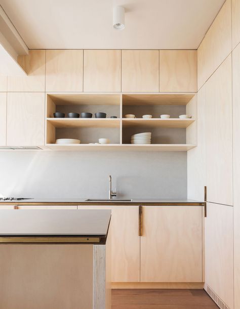 The Clovelly Apartment by James Garvan. Limed Marine Plywood joinery. Engineered ‘Hekke’ oak floorboards by Tongue and Groove. Artedomus ‘Argenton’ 6mm porcelain benchtops. Ceramics by Mud. Stools by Thonet. Photo – Katherine Lu. 6mm Porcelain Benchtops Minimalist Flat, Plywood Kitchen, Plywood Interior, Kabinet Dapur, Desain Furnitur Modern, Small Studio Apartment, Est Living, Minimalist Apartment, Küchen Design