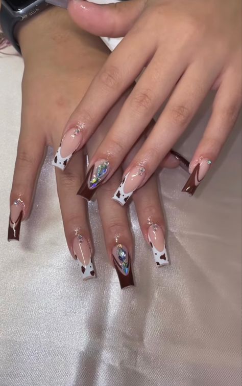 Vaquera Nails Short, Short Cowgirl Nails, Brown Western Nails, Western Short Nails, Long Aesthetic Nails, Nail Ideas Country, Vaquita Nails, Vaquera Nails, Cowgirl Nails Westerns