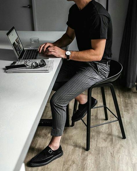 14 Stylish Outfits Men Should Steal To Get Noticed At Work – MANNER A Man, Laptop, Computer, Desk