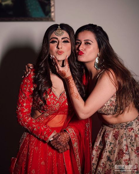 Dandiya Pics, Prewedding Ideas, Bridesmaid Poses, Bridesmaid Photoshoot, Sisters Photoshoot Poses, Bride Photos Poses, Sister Poses, Sisters Photoshoot, Bride Photoshoot