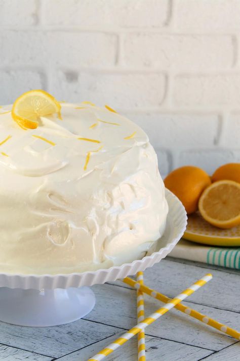 Refreshing Lemon Icebox Cake Lemon Creme Cake, Easy Lemon Cake Recipe, Lemon Icebox Cake, Lemon Cake Easy, Drop Cake, Spring Time Desserts, Moist Lemon Cake, Layer Cake Recipes, Lemon Cake Recipe