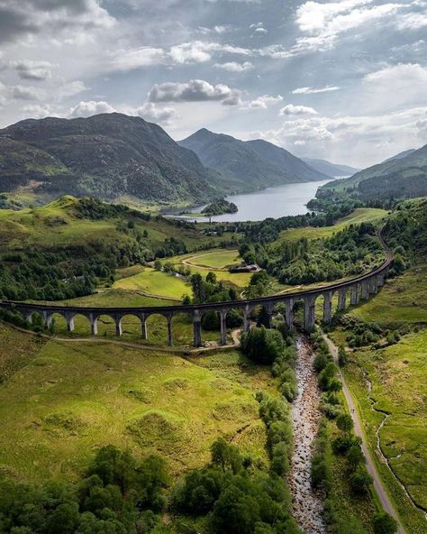 Glenfinnan Viaduct, Scotland Landscape, Landscape Photography Tips, Inverness, Scotland Travel, Pretty Places, A Train, Places Around The World, Land Scape