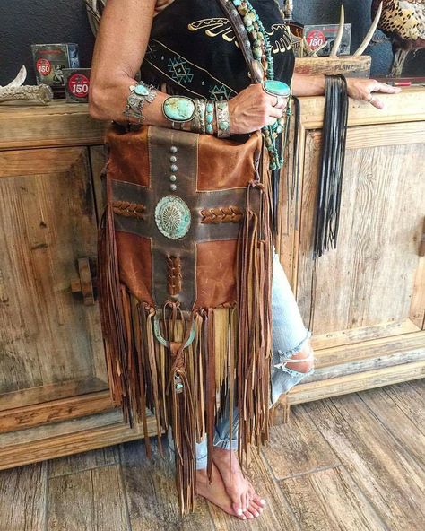 Western Gothic, Dress And Accessories, Bohemian Purse, In My Purse, My Purse, Western Purses, Western Style Outfits, Bohemian Bags, Boho Dresses