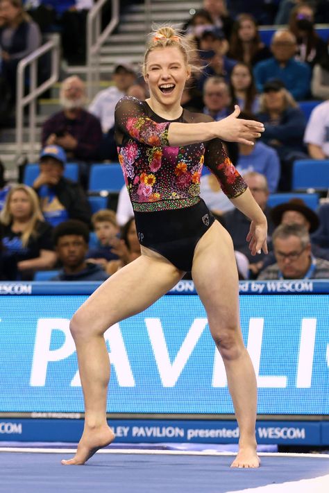 Jade Carey, Gymnastics Leos, Gym Leotards, Gymnastics Poses, Gymnastics Photos, Usa Olympics, Usa Gymnastics, Gymnastics Pictures, Artistic Gymnastics