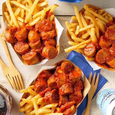 Currywurst Recipe, Street Food Business, Oktoberfest Food, Food Business Ideas, Hot Dog Recipes, Dog Recipes, Food Platters, Food Trucks, Food Obsession