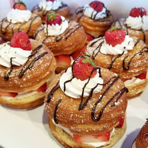 Stick these in the fridge for a refreshing treat. But just hide it all the way in the back. Trust me.   #cronuts #strawberriesncream #tasteofsummer #yum Donut Art, Cronut, Cream Cakes, Pink Foods, Vanilla Coffee, Mini Donuts, Fresh Cream, Pastry Cake, Strawberries And Cream