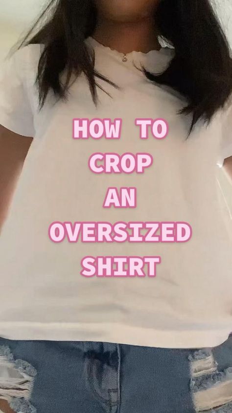 How To Crop A Sweatshirt Diy, Cropping Tshirts Diy, White Lie Party Shirts Ideas College, Ways To Crop A Shirt, Plain Tshirt Outfit, How To Crop A Shirt, Ways To Tie A Shirt, Tee Shirts Diy, Diy Cut Shirts