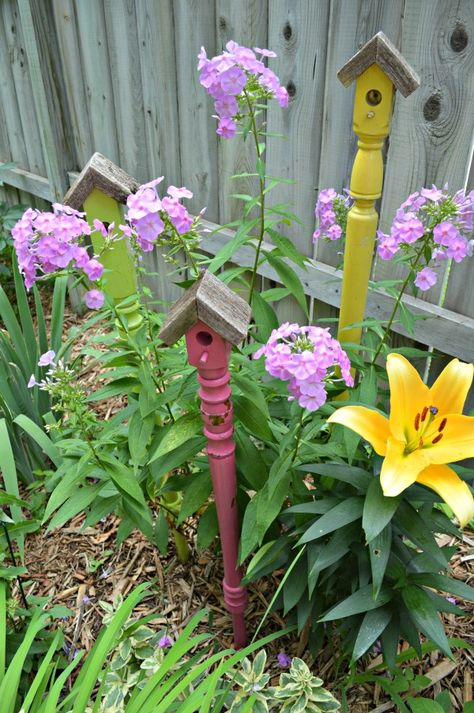 Creating Whimsy in Your Garden Backyard Flower Bed, Backyard Flowers Beds, Kids Yard, Whimsical Garden Art, Backyard Flowers, Diy Yard, Garden Yard Ideas, Whimsical Garden, Garden Tours