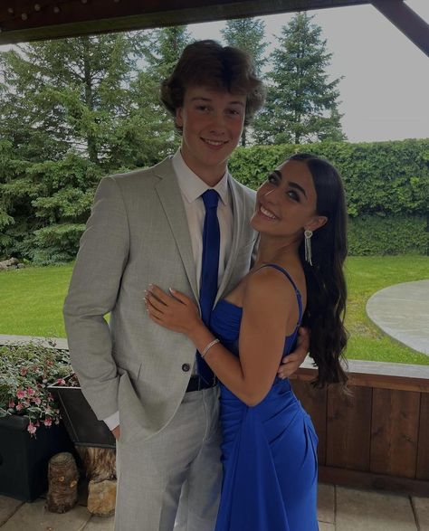 Blue Hoco Couple, Royal Blue Prom Couple, Hoco Couple Outfits, Blue Prom Couple, Prom Couples Outfits, Hoco Pic Ideas, Grad 2025, Prom Prep, Couples Prom