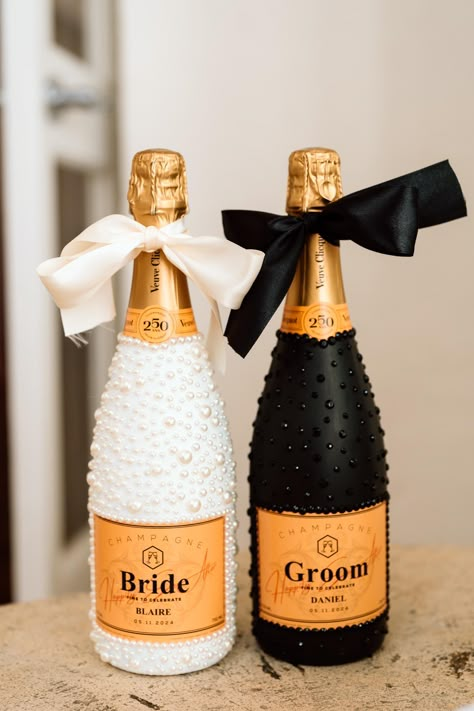 Diy Wedding Alcohol, Champagne Goal Bottles, New Home Champagne Bottle, Cute Alcohol Bottles, Bedazzled Veuve Bottle, Custom Wedding Champagne Bottle, Wedding Favors Luxury, Grad Champagne Bottle, 21 Birthday Champagne Bottle