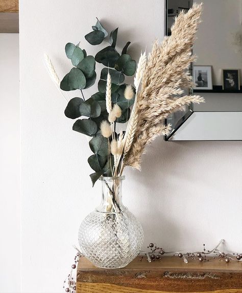 Rental Aesthetic, Bunny Tail Bouquet, Dry Pampas, Pampas Decor, Eucalyptus Centerpiece, Eucalyptus Bouquet, Wedding Centrepieces, Flower Arrangement Designs, Dried Eucalyptus