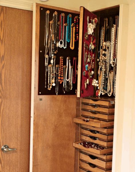 27 Homemade Jewelry Cabinet Plans You Can DIY Easily Diy Jewelry Cabinet, Jewelry Storage Cabinet, Organize Jewelry, Guest Bedroom Remodel, Kids Bedroom Remodel, Jewelry Closet, Jewelry Storage Diy, Small Bedroom Remodel, Storing Jewelry