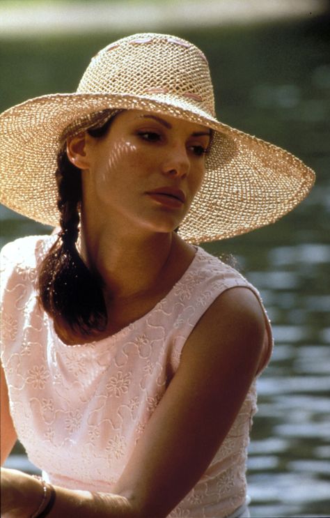 Sandra Bullock as Birdee Pruitt (Hope Floats): " You know, I always thought I was gonna be, I don't know, special. But I'm not. I'm just... I'm just an ordinary person. And that's OK. Because... you make me special." Hope Floats Movie, Sandra Bullock Movies, Hope Floats, Sandra Bullock, Serie Tv, American Actress, Favorite Celebrities, Celebrity Crush, Pretty Woman