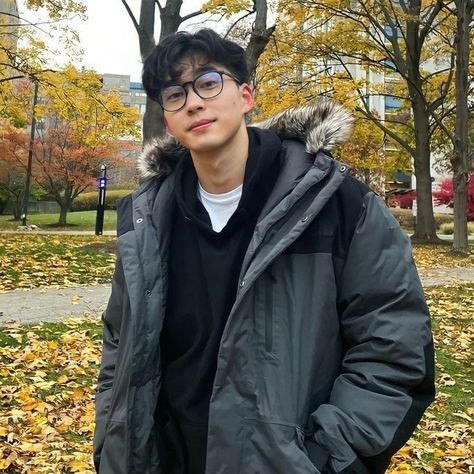 Asian Boy Haircuts, Korean Glasses, Hot Asian Men, Cute Asian Guys, Boys Haircuts, Pose Reference Photo, Korean Men, Asian Boys, Good Looking Men