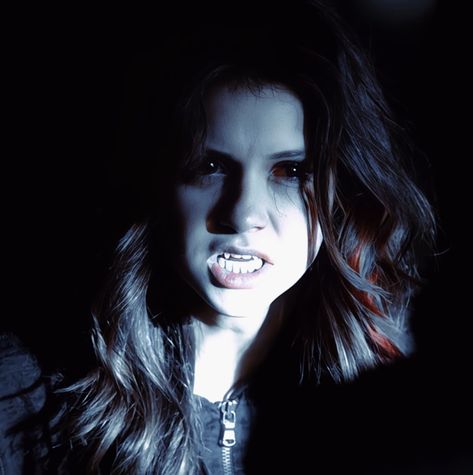 Elena Vampire Face, Elena Gilbert Vampire Face, Elena Gilbert Vampire, Spotify Pfp, Tvd Elena, King Vamp, Vampire Face, Vampire Diaries Guys, Teachers Pet